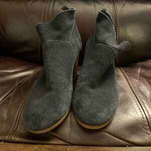 Vintage Crown Navy Suede Chunk Heel Booties